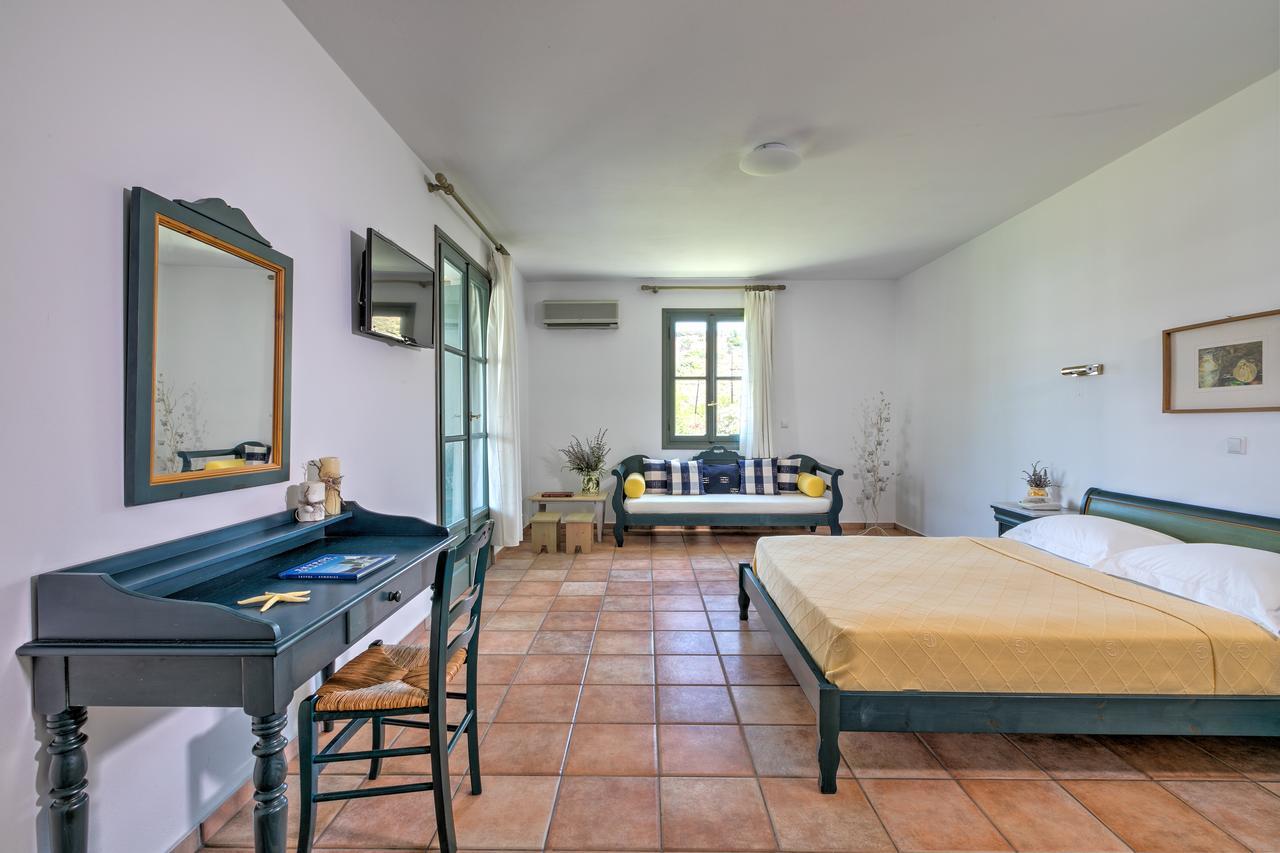Dioni Hotel Скирос Экстерьер фото